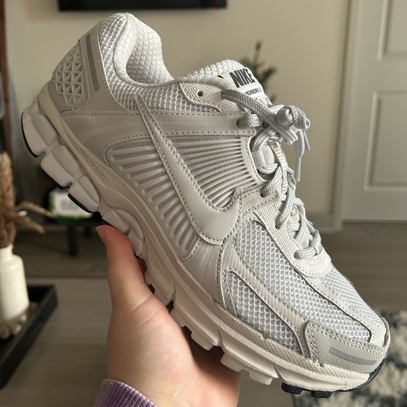 Nike Vomero 5 Vast Grey/Vast Grey-Black-Sail in Size 8.5 mens. Brand New!! - Picture 2 of 7